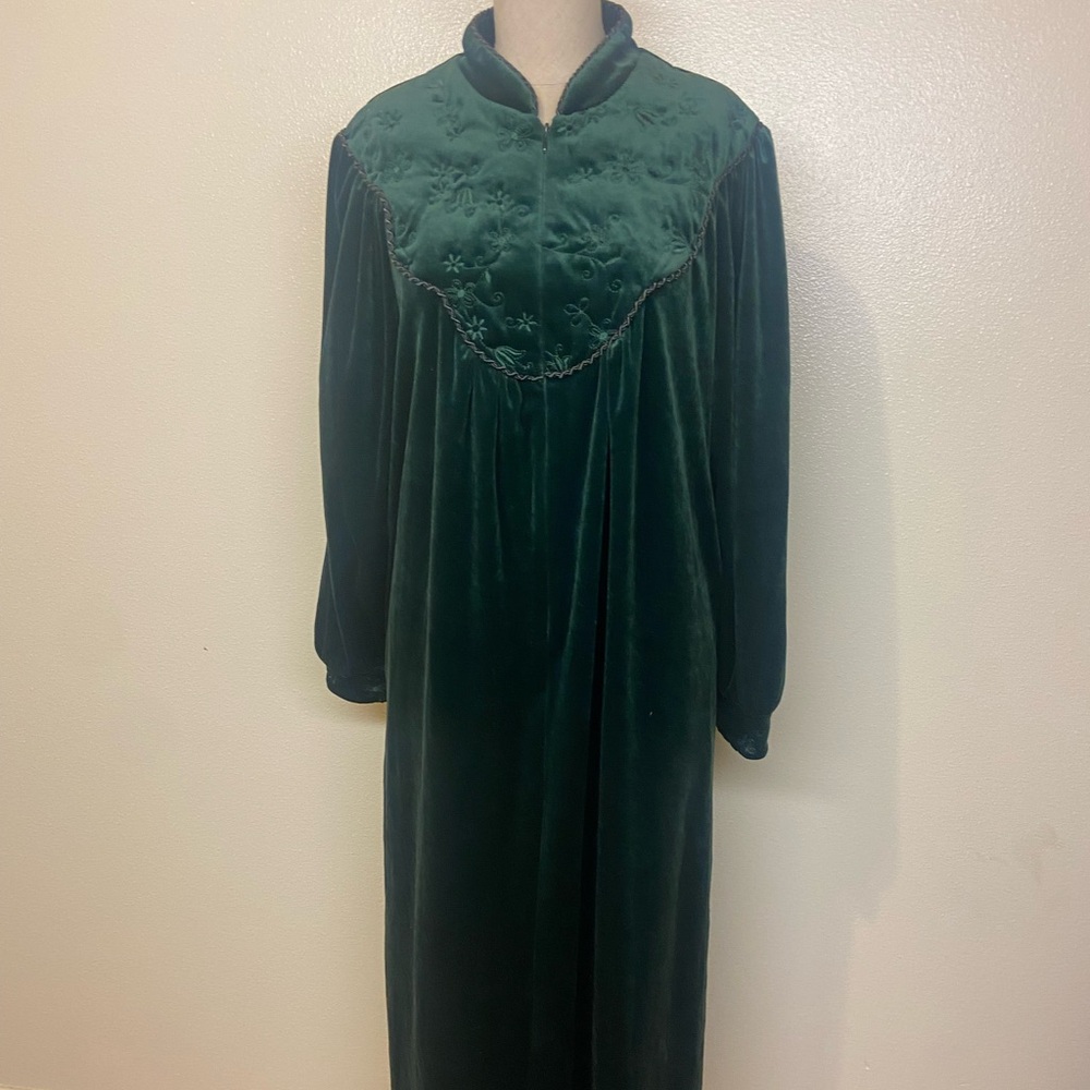 Vintage Jasmine Rose Robe